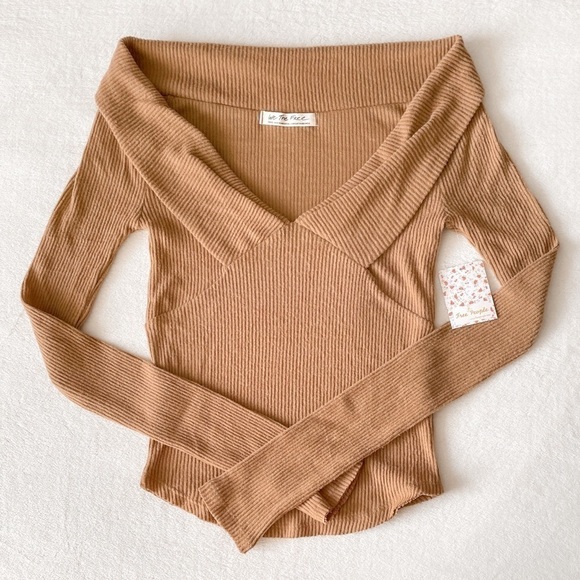 𝅺FREE People Hot Stuff Off Shoulder Top - Picture 12 of 12
